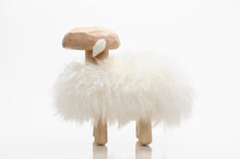 Ladda upp bild till gallerivisning, Lille Lamm – Hantverkad Fårstol i Sheepskin för Barn från Sverige Suztain