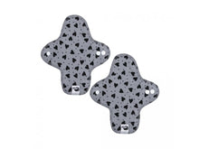Ladda upp bild till gallerivisning, Terra Gaia Tygbindor / trosskydd Medium Flow - Grå/Hjärtan, 2pk Terra Gaia