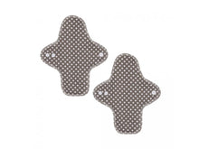 Ladda upp bild till gallerivisning, Terra Gaia Tygbindor / trosskydd Medium Flow - Brun/vita prickar, 2pk Terra Gaia