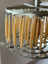 Ladda upp bild till gallerivisning, Bistad - Handdoppade bordsljus av danskt bivax - ø30cm / 72g, 2st Bistad