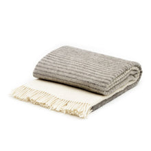 Ladda upp bild till gallerivisning, Læsø Garnspinderi Ullpläd - 140x240cm / "millenium" grått randigt Læsø Garnspinderi