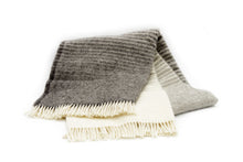 Ladda upp bild till gallerivisning, Læsø Garnspinderi Ullpläd - 140x240cm / "millenium" grått randigt Læsø Garnspinderi