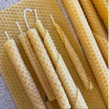 Ladda upp bild till gallerivisning, Bistad - Rulla egna bivaxljus - bordljus, 5 ark Bistad