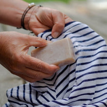 Ladda upp bild till gallerivisning, Terra Gaia Pletfjerner - Gall sæbe - 140 gram Terra Gaia