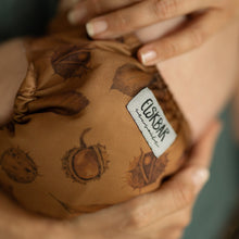 Ladda upp bild till gallerivisning, Elskbar Tygblöja Nyfödd - Chestnut Elskbar