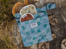 Ladda upp bild till gallerivisning, Elskbar Wetbag Våtpåse - Liten / Butterfly Pea Elskbar