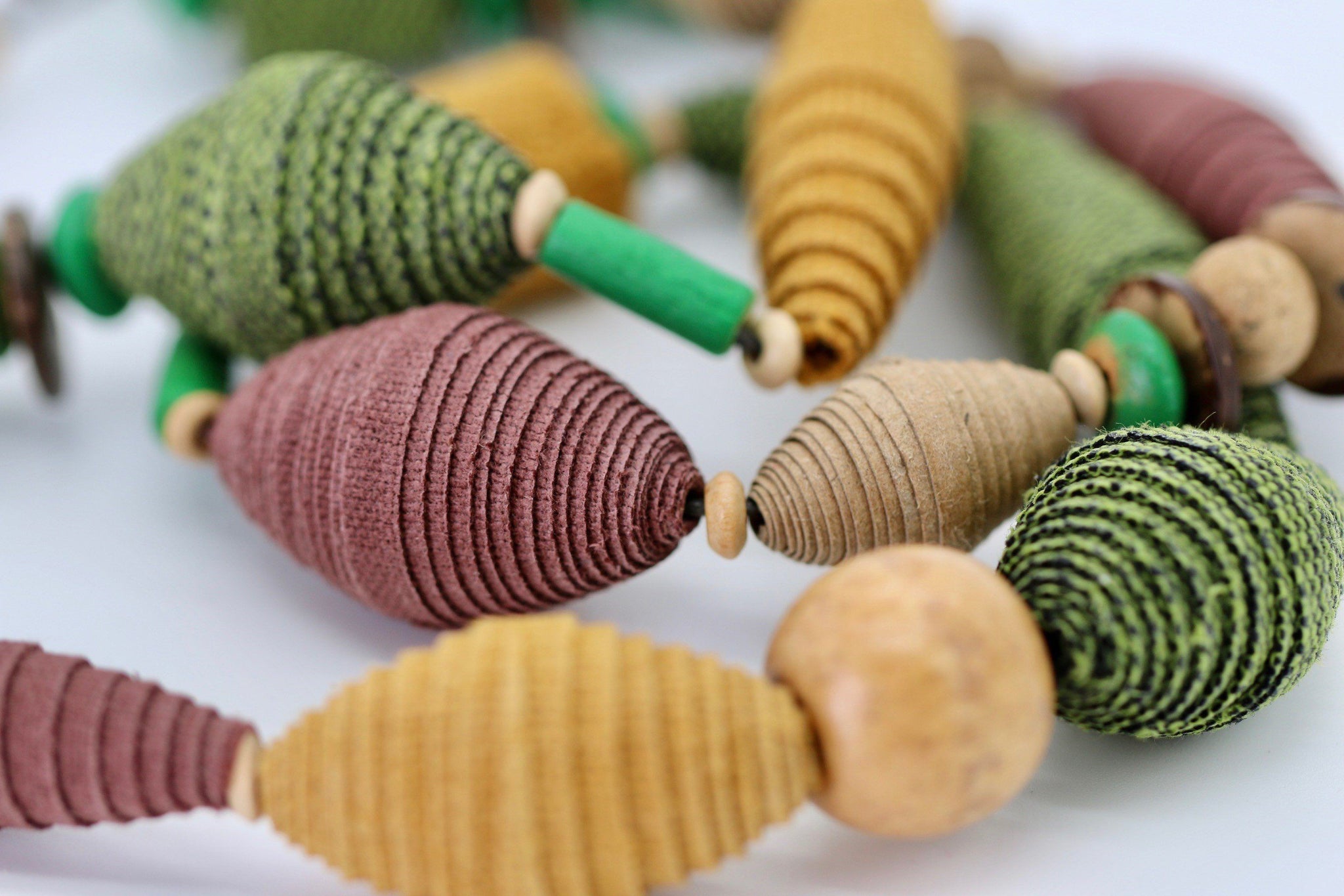 Selyn Fairtrade Fashion - HAPPY Halsband Grön/gul/lila Selyn