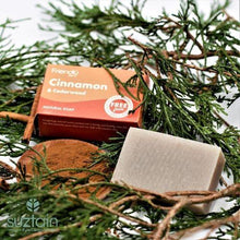 Ladda upp bild till gallerivisning, Friendly - Cinnamon & Cedarwood sæbebar - 95 gram Friendly Soap