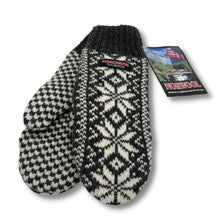 Ladda upp bild till gallerivisning, Norwool Ullvantar - Snöflockdesign / Svart och Vit, Unisex Apparel & Accessories Charm
