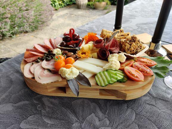 Suztain - Ostbricka med knivar - Ekologisk bambu Suztain 